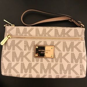 Michael Kors Jet Set Large Vanilla Wristlet